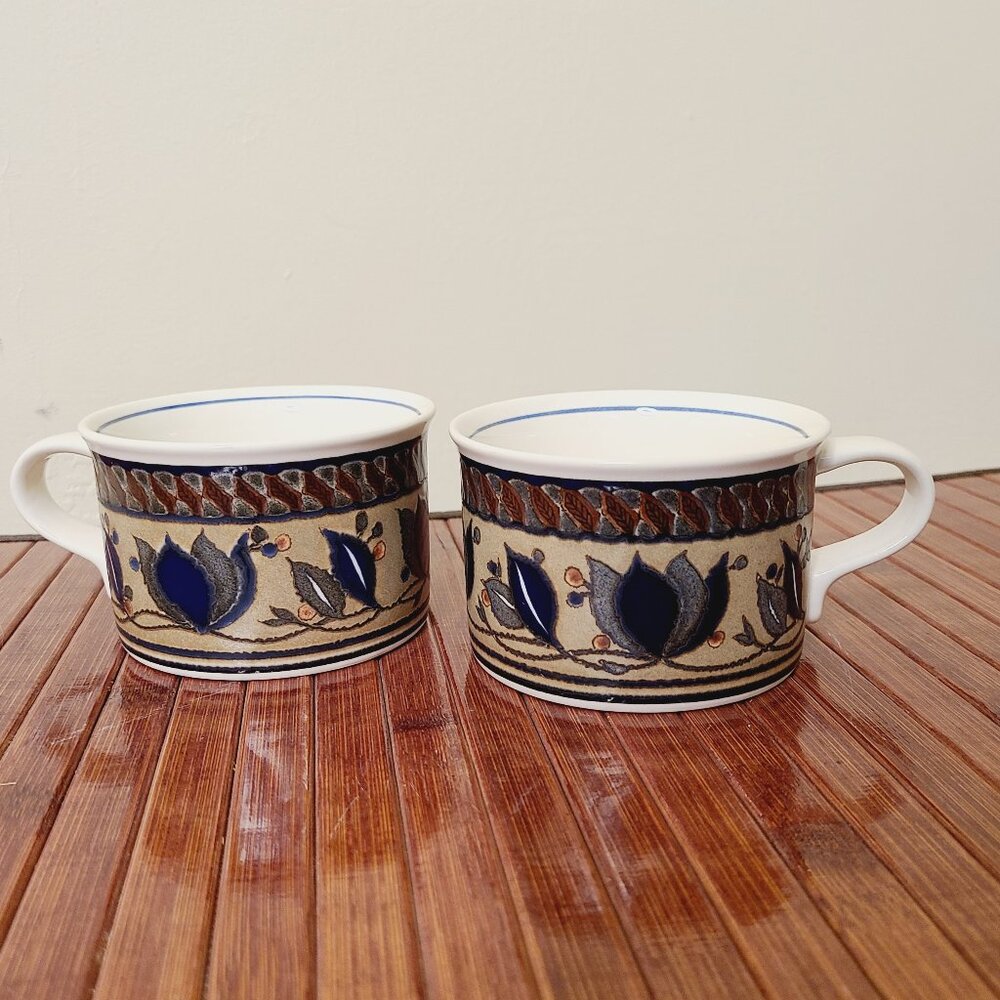 MIKASA Intaglio “Arabella”  2 Flat Cups